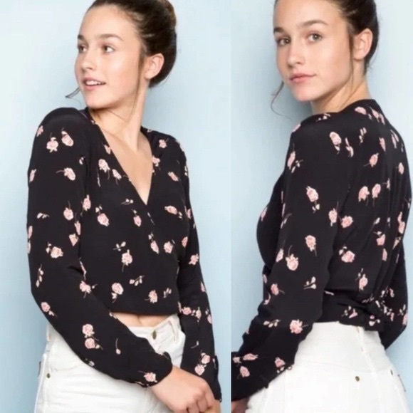 Brandy Melville Rose Print Tie/Wrap Top - Picture 5 of 5